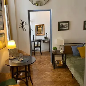 Downtown Lair Apartment Budapest